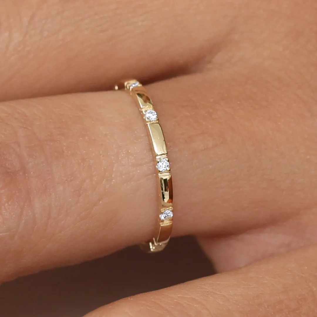 /public/photos/1013/Moissanite Stackable Ring-1132 (3).webp